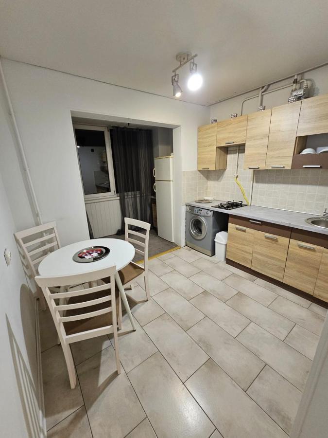 Apartment On Constantin Negruzzi キシナウ エクステリア 写真