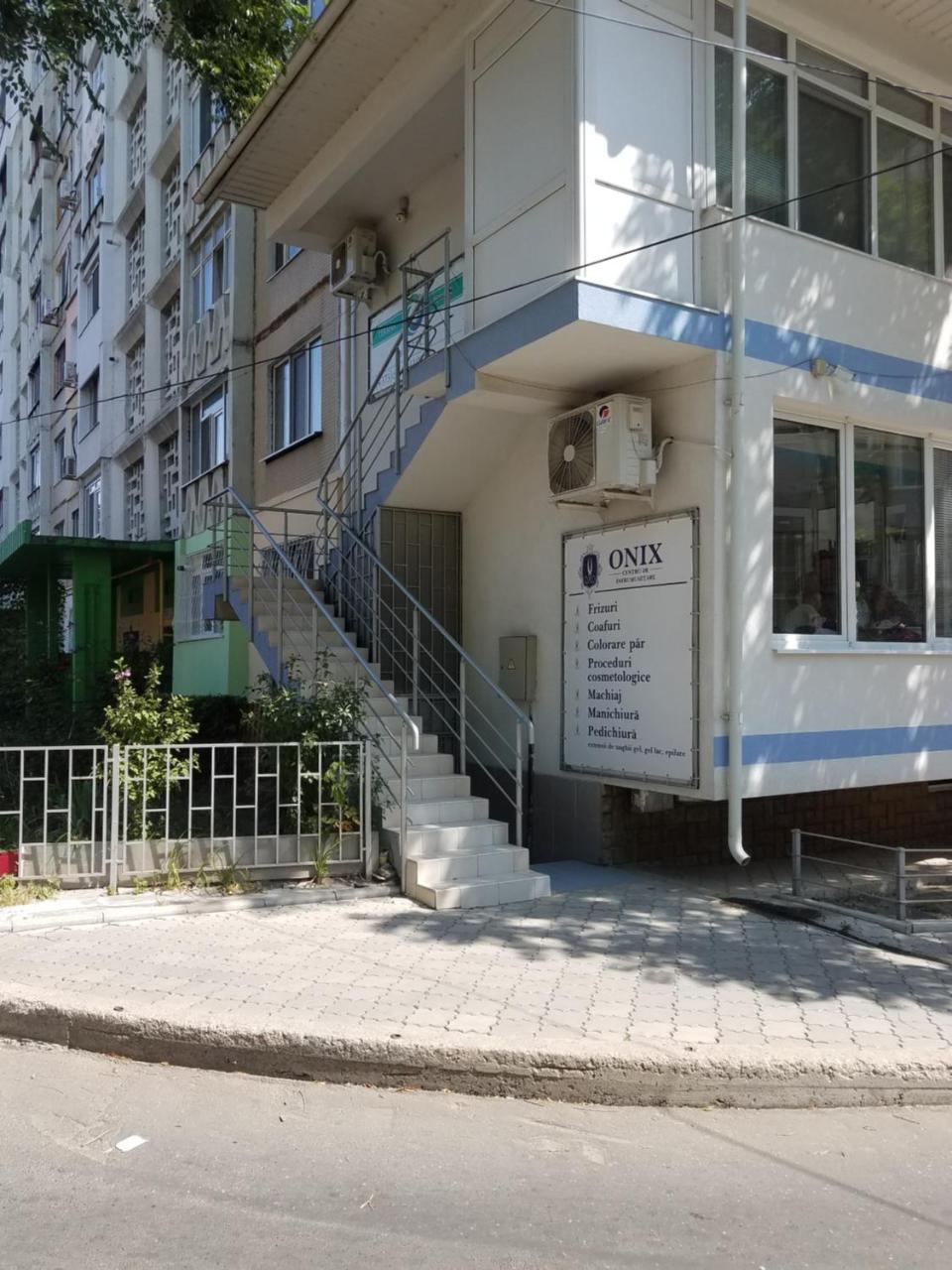 Apartment On Constantin Negruzzi キシナウ エクステリア 写真